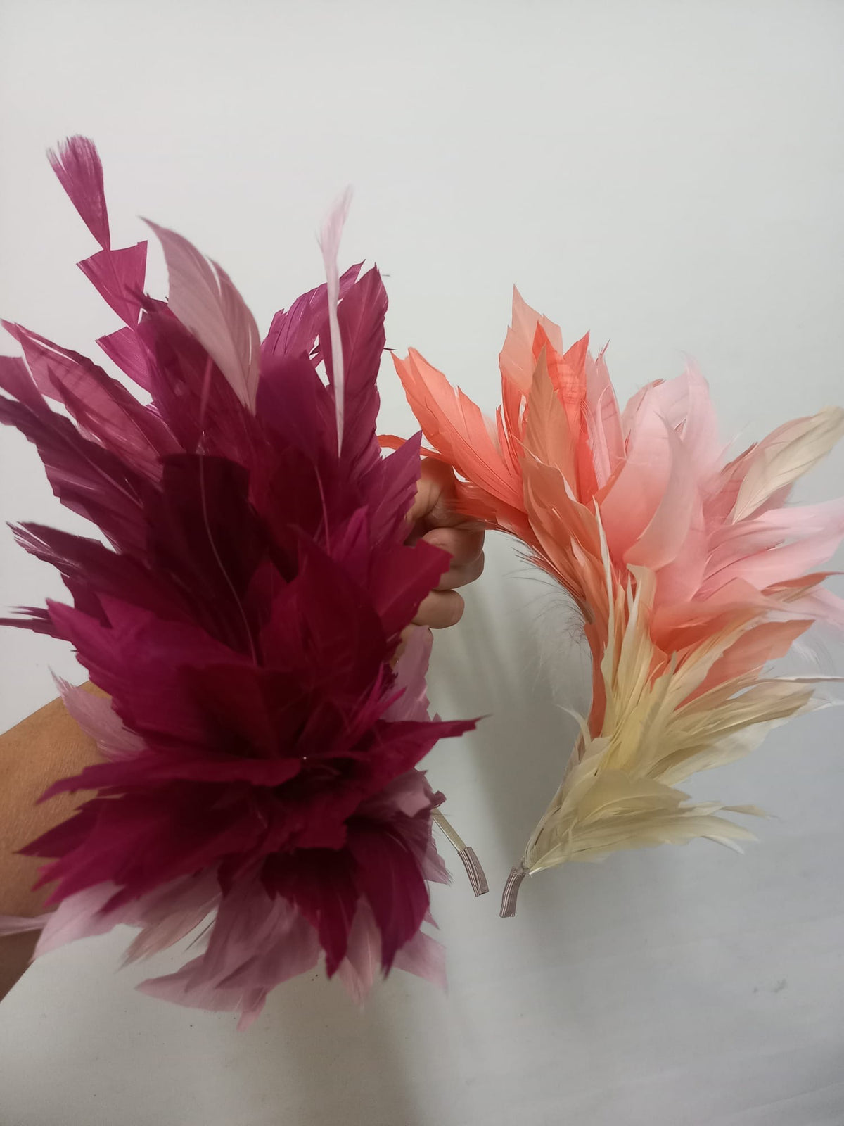 Tocados de plumas tres tonos