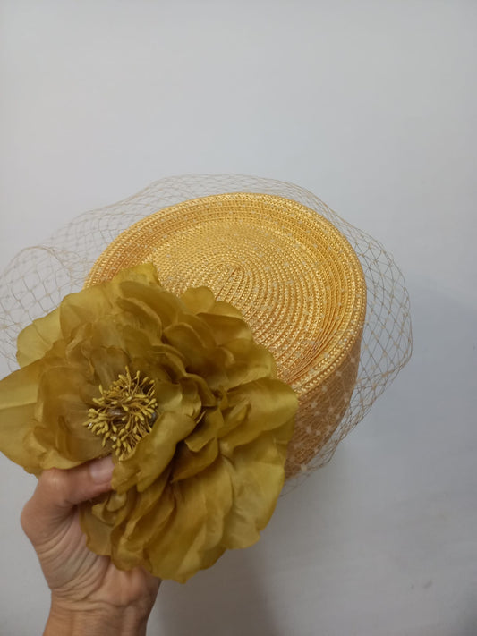 Tocado mostaza dorado